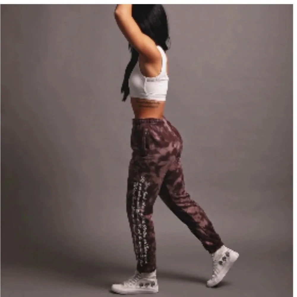 Small - Picture 2 of 2